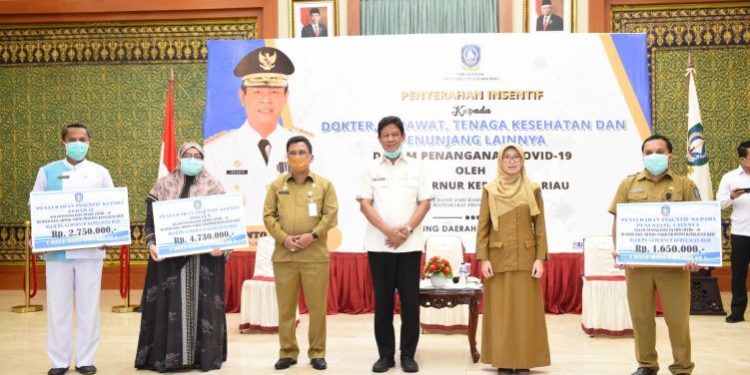 Isdianto Minta Tenaga Medis Terus Semangat