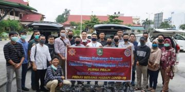 Purna Praja Bengkalis Peduli, Bagikan Sembako dan Masker  Door to Door di Mandau, Pinggir dan Bathin Solapan