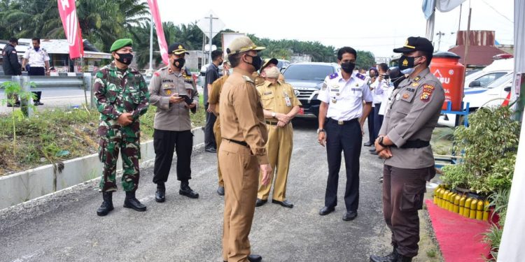 Pj. Bupati Abdi Tinjau Posko Nataru di Duri