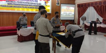 Kapolres Pimpin Penandatanganan Pakta Integritas Pengelolaan DIPA RKA-KL Polres Kuansing TA 2021