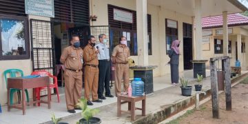 Camat Inuman Tinjau Proses Belajar Tatap Muka Hari Pertama Masa Pandemi Covid-19