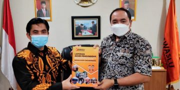 Bawaslu Kota Tanjungpinang Serahkan Laporan Akhir Pengawasan Pilkada 2020 ke Bawaslu RI