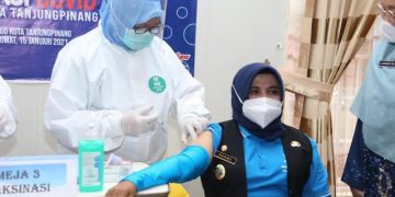 Walikota Tanjung Pinang Jalani Vaksin Kedua