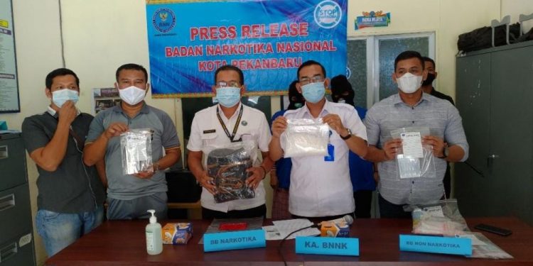 BNNK Pekanbaru Amankan Napi dan Mantan Istri Karena Terlibat Narkoba