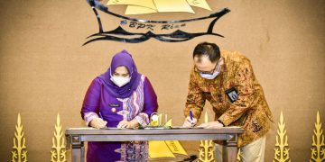 Bupati Bengkalis Serahkan Laporan Keuangan Pemerintah Daerah Ke Badan Pemeriksa Keuangan