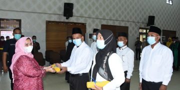 Bupati Kasmarni Resmikan dan Ambil Sumpah Anggota BPD Desa Harapan Baru