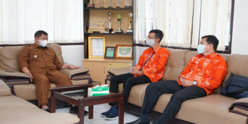 Camat Riki Sambut Baik Program Polbeng Membangun Desa