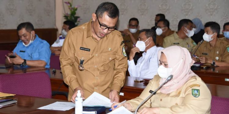 Kasmarni dan Bagus Santoso Silaturahim Ke DPRD Provinsi Riau