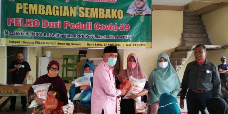 Pelko Salurkan 100 Paket Sembako Peduli Covid dari Mira Roza
