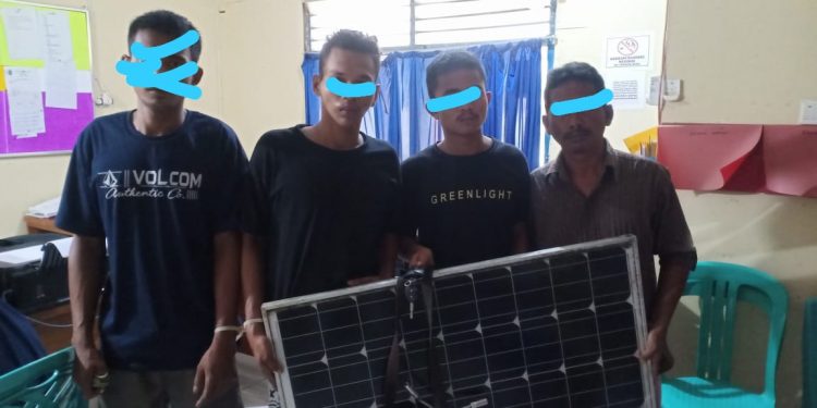 Empat Pencuri Panel Lampu Tenaga Surya dibekuk Polsek Kuantan Mudik