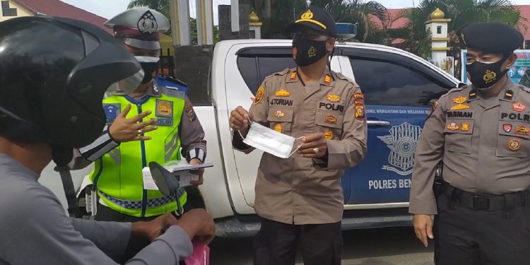 Tekan Penyebaran COVID-19, Kapolsek Mandau Pimpin Operasi Yustisi di Sudirman Duri