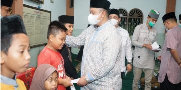 Safari Ramadhan Perdana di 1442 H, Camat Mandau Kunjungi Masjid Babussalam Karang Anyer