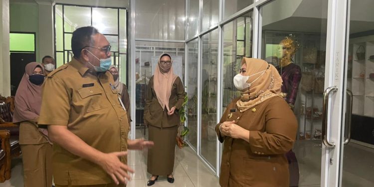 Sidak Sendirian, Bupati Bengkalis Kasmarni Kesal ASN Tak Disiplin Masuk Hari Pertama Kerja Usai Lebaran