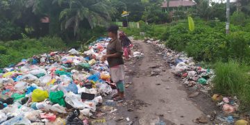 Bau Busuk Lantaran Sampah Menumpuk, Jangan Sampai Kena Kutuk!