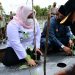 Bupati Kasmarni Bersama Kapolres Bengkalis Tanam Cabai Merah Kriting Program Kampung Tanguh