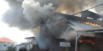 Rumah Makan Mandeh di Pertanian Duri  Ludes Terbakar