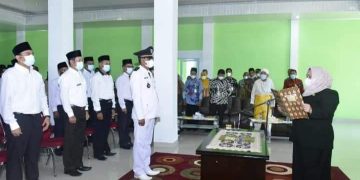 Di Bathin Solapan Bupati Kasmarni Lantik Pj Desa Kesumbo Ampai dan Anggota BPD di Lima Desa