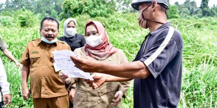 Bupati Kasmarni Minta Administrasi Lahan Perkuburan 5 Hektar Segera diselesaikan