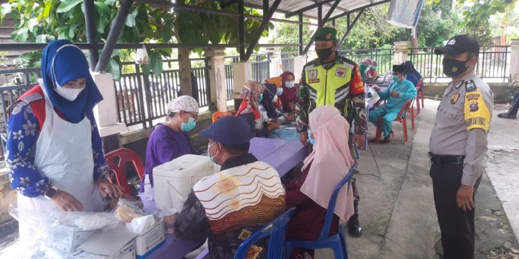 54 Warga di Pulau Terluar Rupat Disuntik Vaksin Covid-19