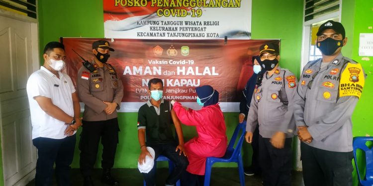 Dukung Program Kapolda Kepri, Polres Tanjungpinang Laksanakan Vaksinasi Jangkau Pulau