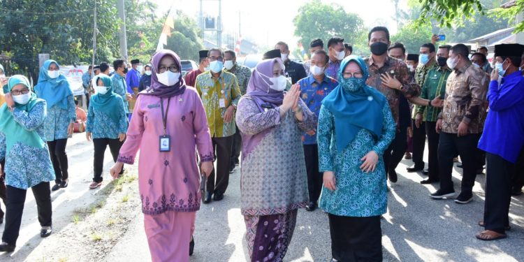 Bupati Kasmarni Buka Pencanangan PKK Bebas Stunting di Pinggir