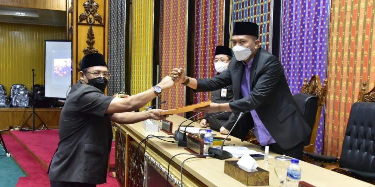 Bupati Bengkalis Dengarkan Pandangan Fraksi DPRD Bengkalis Terhadap Ranperda RPJMD 2021-2026