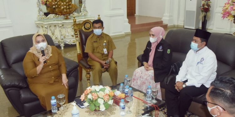 Terima Audiensi Komnas PA Riau, Bupati Kasmarni: Bersama Kita Tekan Kasus Kekerasan Terhadap Anak