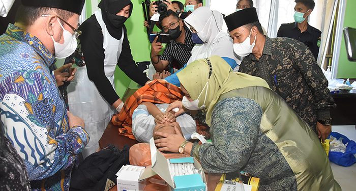 100 Anak Khitan Masal Baznas di Bathin Sholapan, Bupati Kasmarni: Sudah Akil Baligh Jangan Tinggalkan Sholat