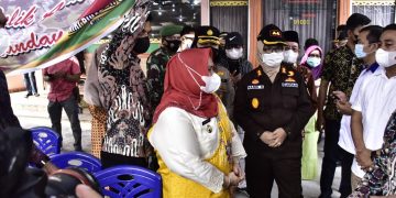 Tinjau Kegiatan Yustisi Prokes Covid-19 di Duri, Kasmarni : Sebagai Edukasi Kepada Masyarakat
