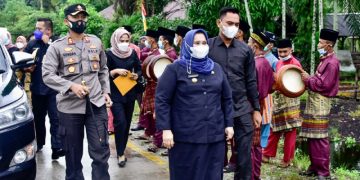 Kunjungi Ponpes Darussalam Al Bantani, Bupati Kasmarni  Pesan Tetap Istiqomah dan Jaga Ghiroh Menuntut Ilmu