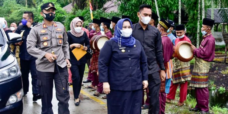 Kunjungi Ponpes Darussalam Al Bantani, Bupati Kasmarni  Pesan Tetap Istiqomah dan Jaga Ghiroh Menuntut Ilmu