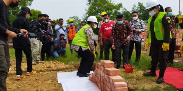 Wabup Letakkan Batu Pertama Pembangunan Mushalla Al-Haq Kejari Rohil