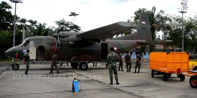 Antisipasi Karhutla, 6.400 Kg Garam Disemai di Riau