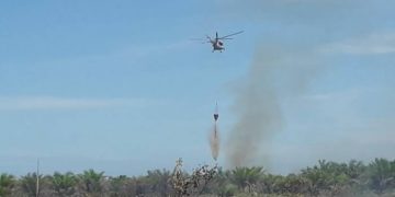 Dua Heli Diterbangkan ke Kuala Kampar Bantu Pemadaman Karhutla