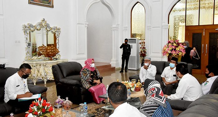 Silaturahmi ke Bupati Kasmarni, PELTI Adukan Sarana Lapangan Tenis