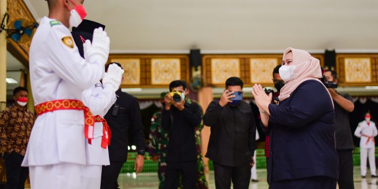 Bupati Kasmarni Kukuhkan Paskibraka Kabupaten Bengkalis 2021