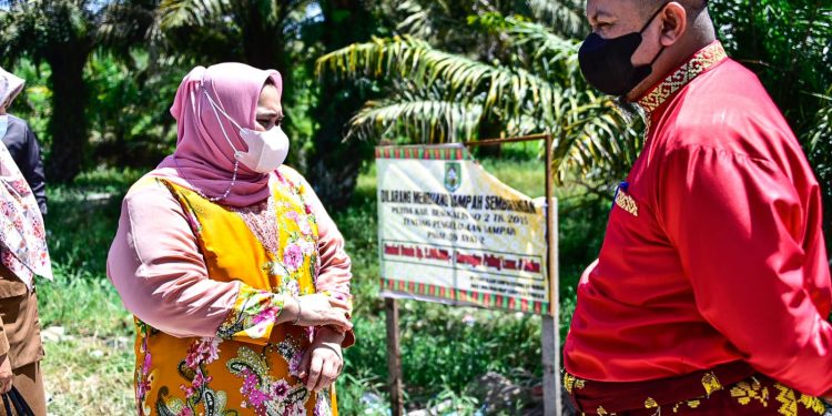 Bupati Kasmarni Apresiasi Goro Warga Babussalam Duri, Ajak Jangan Buang Sampah ke Drainase
