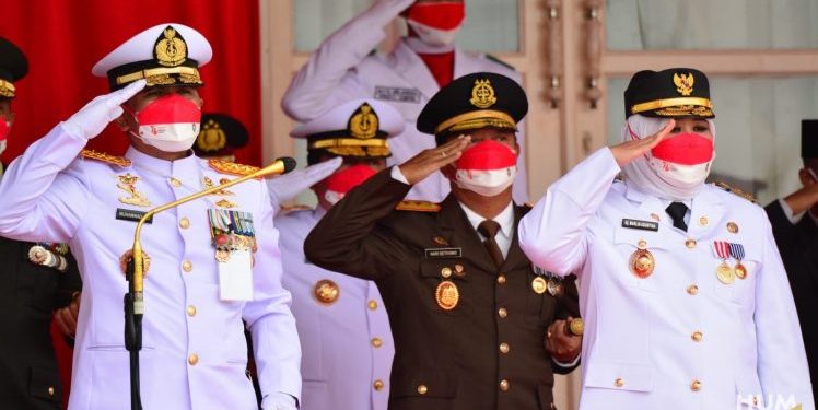 Gubenur Ansar Ahmad  Inspektur Upacara Bendera Peringatan HUT RI ke 76 di Kepri