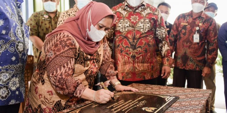 Diresmikan Bupati, Kini Kantor Camat Bathin Solapan Miliki Gedung Megah