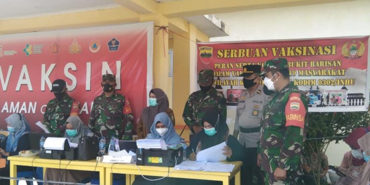 Vaksinasi Koramil 08 Kuantan Mudik disambut Antusias Warga