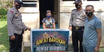 Jumat Berkah, Kapolsek Kuantan Hilir Antar Sembako ke Rumah Warga Terdampak Covid19