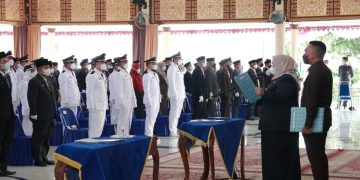 Bupati Kasmarni Lantik 285 Pejabat Struktural, Ini Pesannya