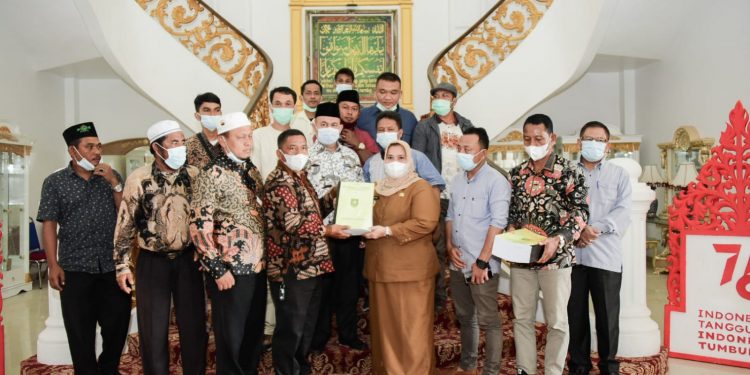 Bupati Bengkalis Terima Audiensi Warga Kelurahan Air Jamban, Terkait Pemekaran
