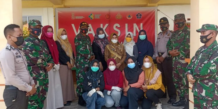 Laksanakan Serbuan Vaksin Untuk Masyarakat, Danramil Indra Yono Sebut Vaksin Percepat Kekebalan