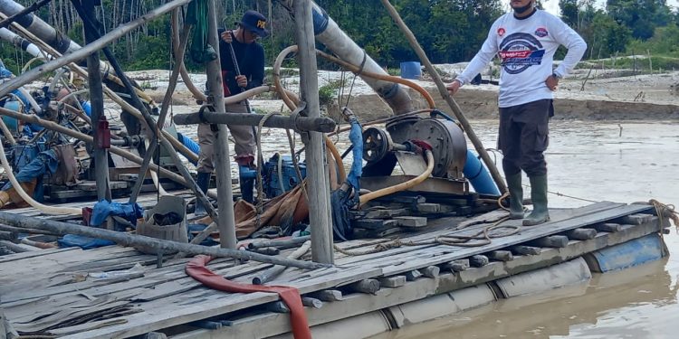 Jangkau PETI Hinggga Ke Pelosok, Polres Kuansing Musnahkan 15 Mesin Tambang Emas Ilegal