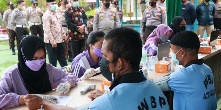 Kapolres Tinjau Vaksinasi di Lapas Selatpanjang,