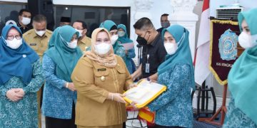 Kasmarni Buka Bimtek Pengelolaan Keuangan Bagi Bendahara dan Sekretaris TP-PPK