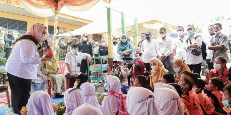 Bupati Kasmarni Ajak Sosialisasikan Pentingnya Konsumsi Pangan B2SA