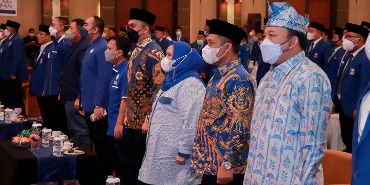 Hadiri Pelantikan Pengurus DPW dan DPD PAN se-Riau, Bupati Ucapkan Selamat