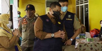Camat Mandau Tinjau Vaksinasi Pertama Kelurahan Air Jamban